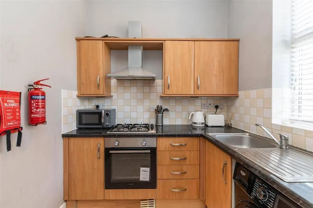 Modern Stylish Jesmond Apartment With Parking.